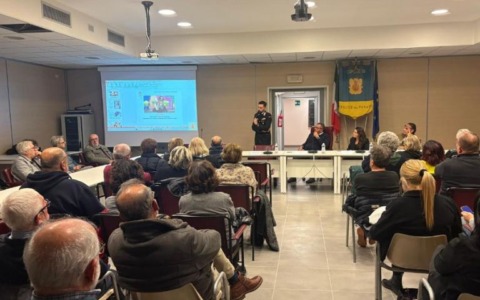 In Sala Consiliare per parlare di truffe e furti