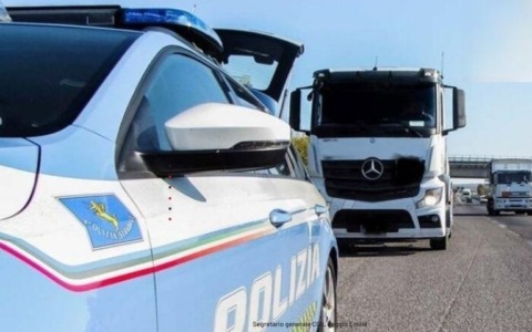 Recuperato in Autostrada un semirimorchio rubato ad un’azienda di Modena