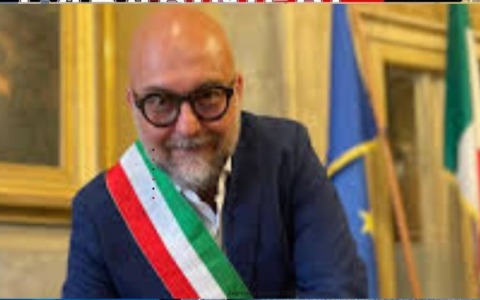 Il sindaco di Modena Mezzetti scrive alla sindaca di Saint Paul per i gravi fatti in Minnesota