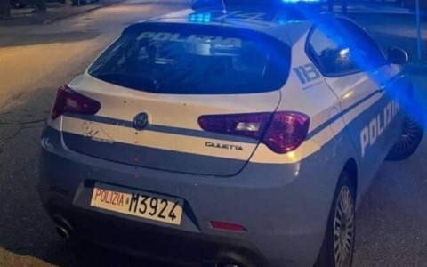 Con la scusa di una informazione le rubano il cellulare: riconsegnato ad un’anziana signora