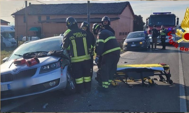 Incidente sulla Canaletto all’altezza di San Matteo: coinvolte 4 auto e un autobus
