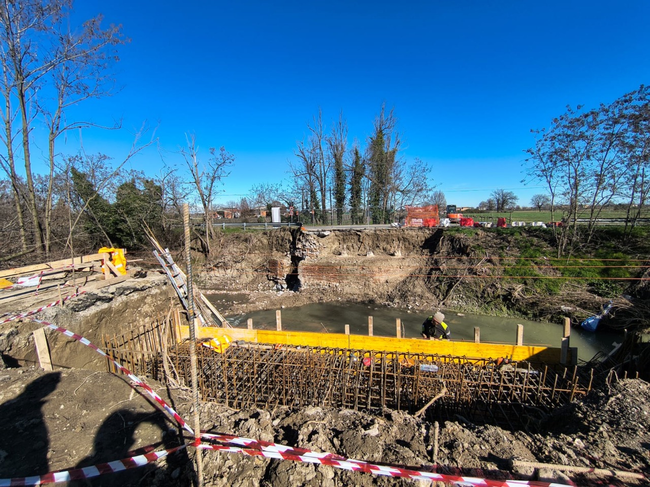Ponte di via Regina Pacis: i lavori proseguono