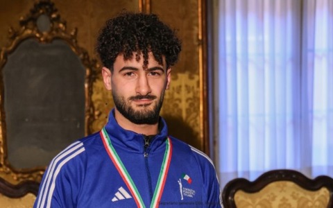 Soufiane Razzad campione italiano assoluto di pugilato nella categoria 70 chilogrammi.