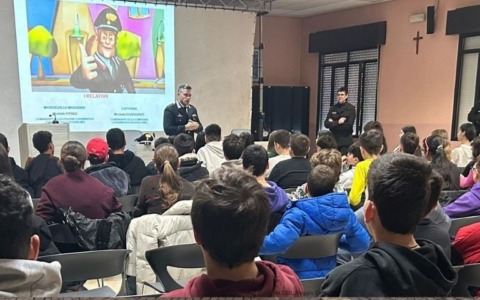 Bullismo e Cyberbullismo al centro di un incontro tra Carabinieri e studenti scuole medie