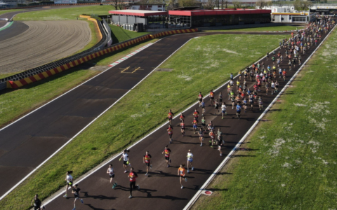 Mezza Maratona d’Italia 2026, attesa per il via del Memorial Enzo Ferrari: 15mila iscritti e 88 nazionalità presenti