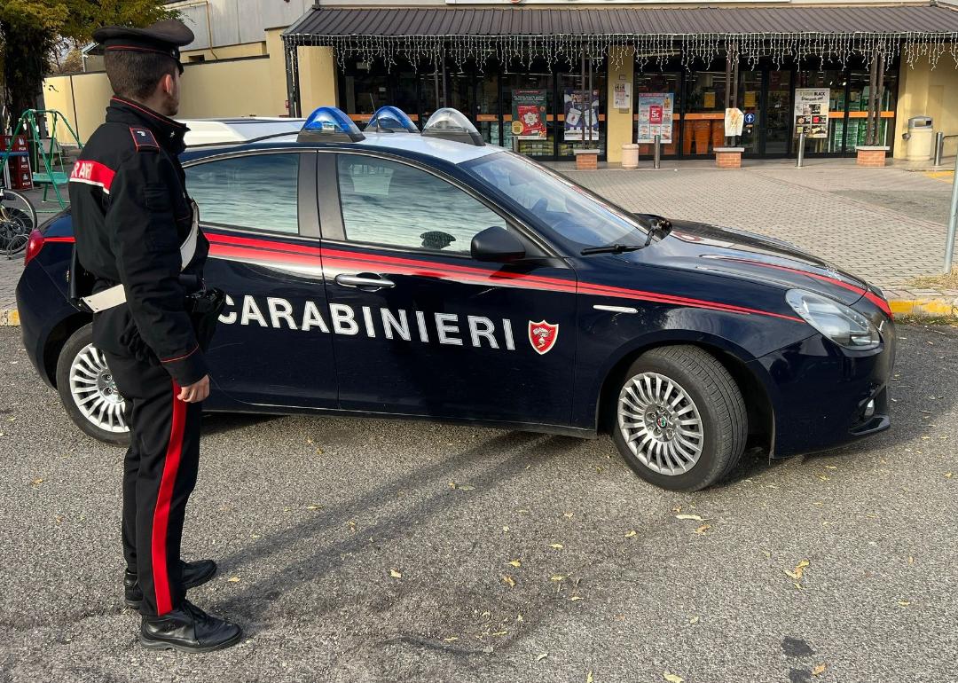 Sorpreso a rubare dentro al supermercato: fermato un 41enne
