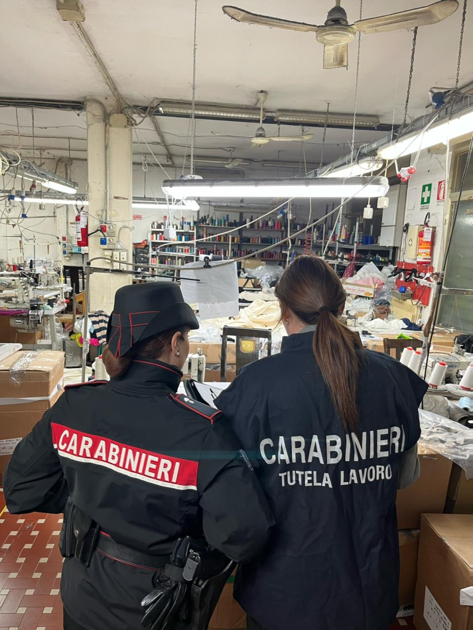 Lavoro “in nero” e forti irregolarità nella sicurezza: denunciato imprenditore cinese