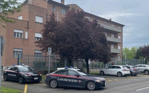 Carabinieri intervengono in soccorso di una ragazza che si era allontanata e si trovava in una difficile situazione