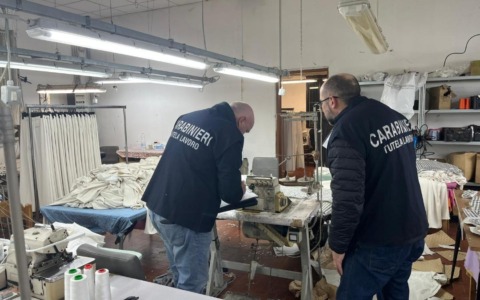 Scoperta ditta di confezioni tessile cinese con 11 lavoratori “in nero” su un totale di 12