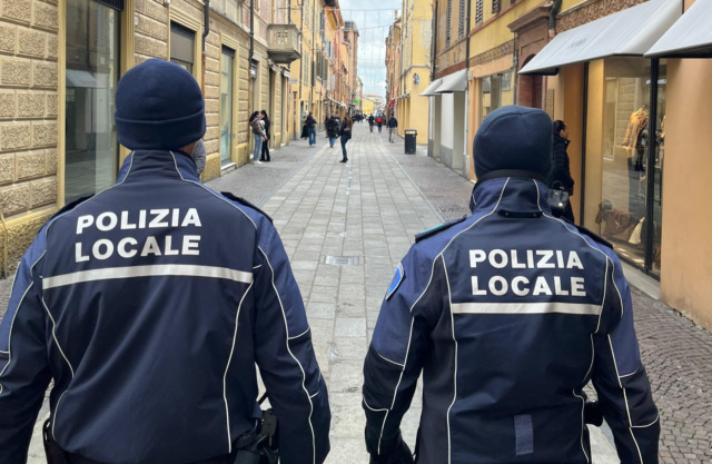 Gli rubano il monopattino ma la Polizia locale glielo restituisce in pochi minuti