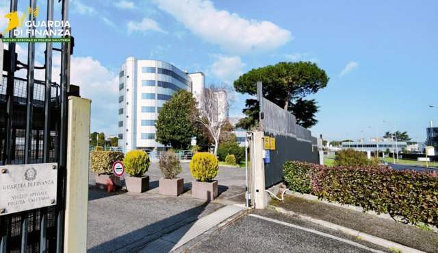 Portavano a termine frodi informatiche per sostenere diverse famiglie legate al clan dei Casalesi