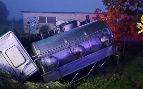 Sangue nelle strade di Modena. Tre morti e una quarta persona ferita in un incidente in via Emilia