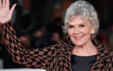 Sassuolo augura buon compleanno alla cantante sassolese Caterina Caselli