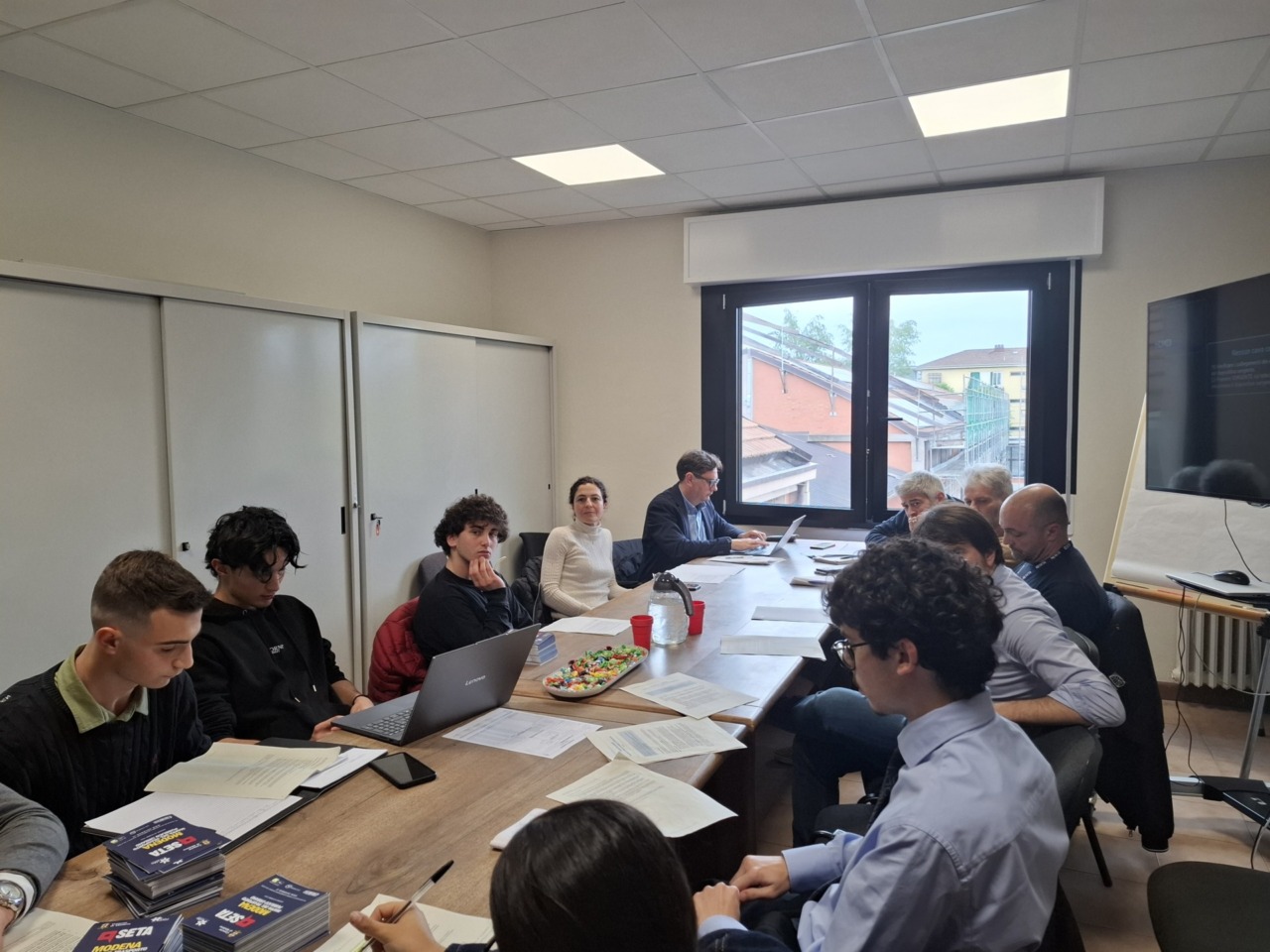 Trasporto pubblico e scuola: avviato il confronto fra Comune, Aziende e studenti