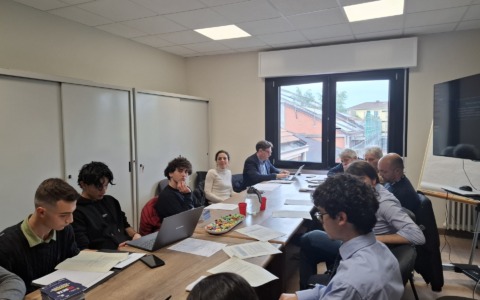 Trasporto pubblico e scuola: avviato il confronto fra Comune, Aziende e studenti