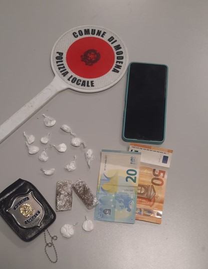 Arrestato nei pressi di una parrocchia mentre alcuni ragazzi si stanno allenando