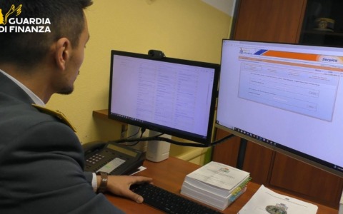 Frode da 200 milioni di crediti fiscali falsi  resi preventivamente inutilizzabili scoperta dalla Guardia di Finanza