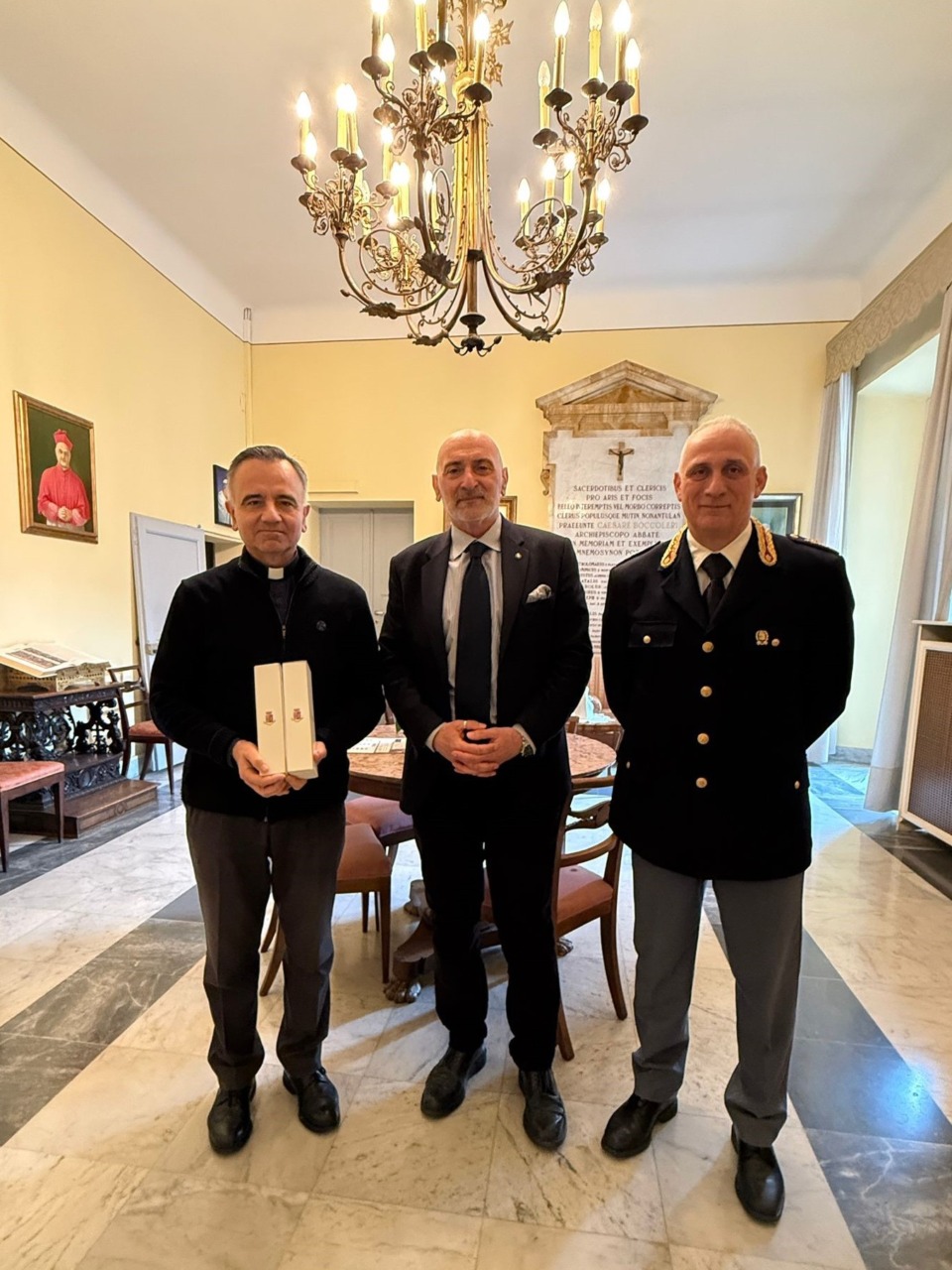 L’Olio del “Giardino della memoria” donato all’arcivescovo di Modena