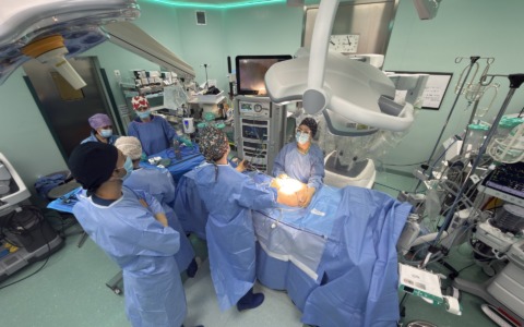 Al Policlinico di Modena un intervento oncologico complesso totalmente robotico