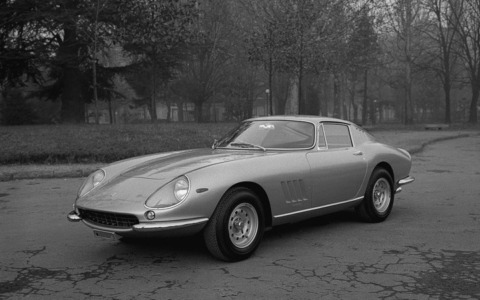 Ferrari Legacy Tour, in piazza la leggendaria 275