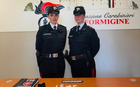 Allo stop dei Carabinieri tenta una inutile fuga: arrestato dopo un lungo inseguimento