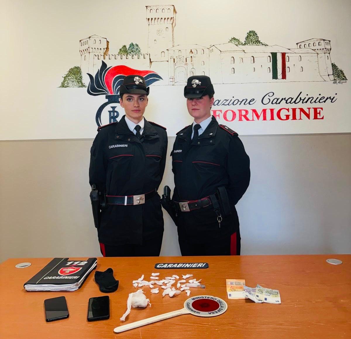 Allo stop dei Carabinieri tenta una inutile fuga: arrestato dopo un lungo inseguimento
