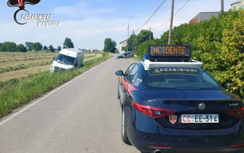 Scontro tra furgone e auto nel mantovano: coinvolti due carpigiani