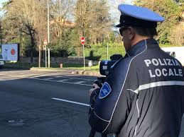 Conducente accusato di appropriazione indebita di un’auto