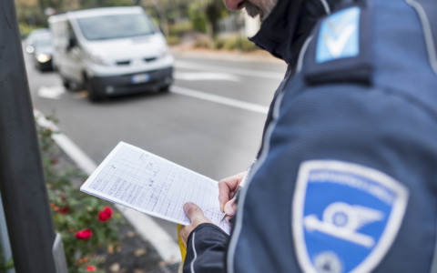 Usa il pass disabili della suocera deceduta: sanzionato