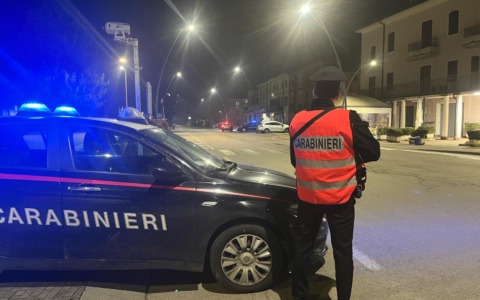 Divieto di avvicinamento per marito geloso e violento