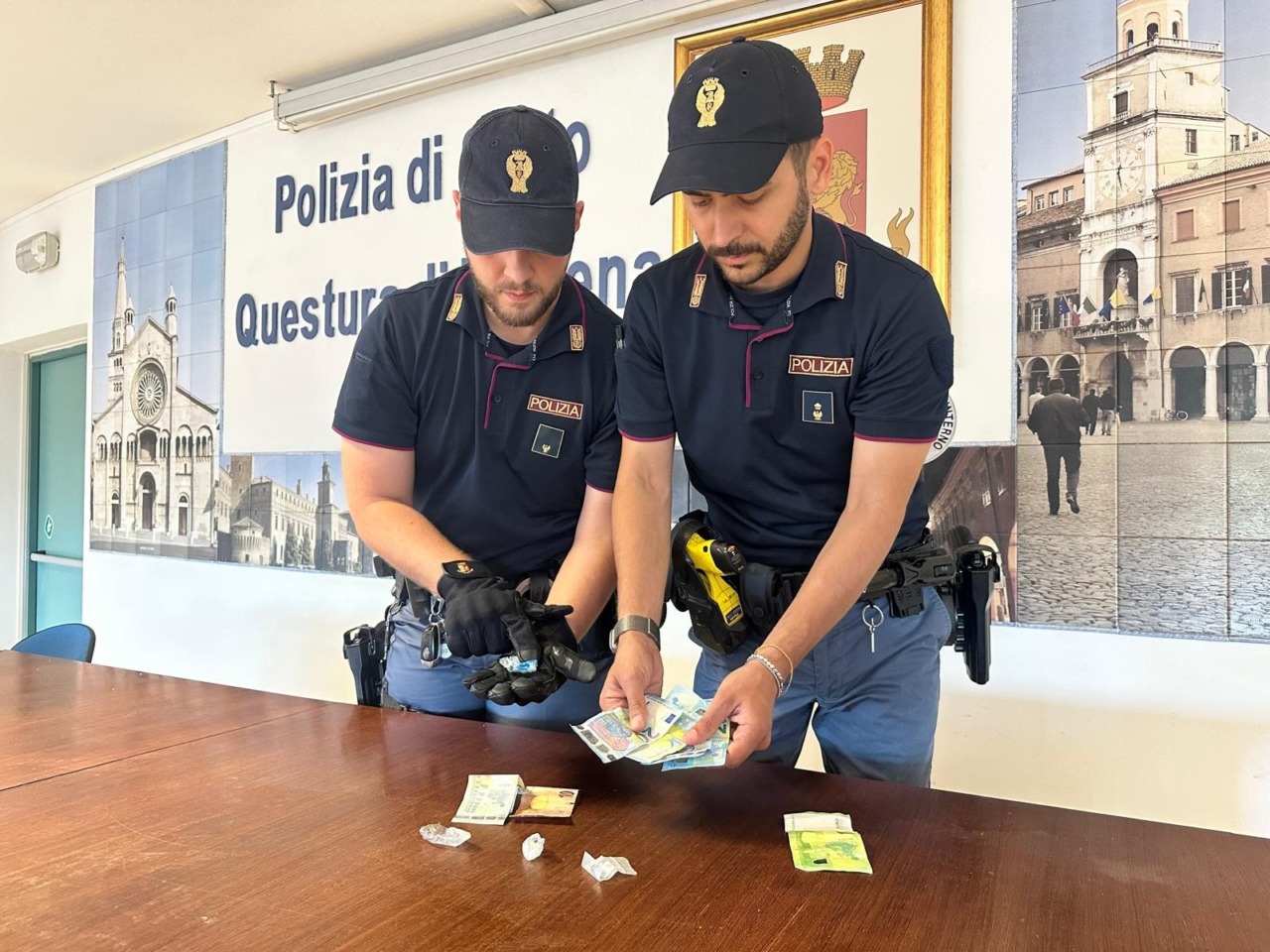 In monopattino con 31 dosi di crack