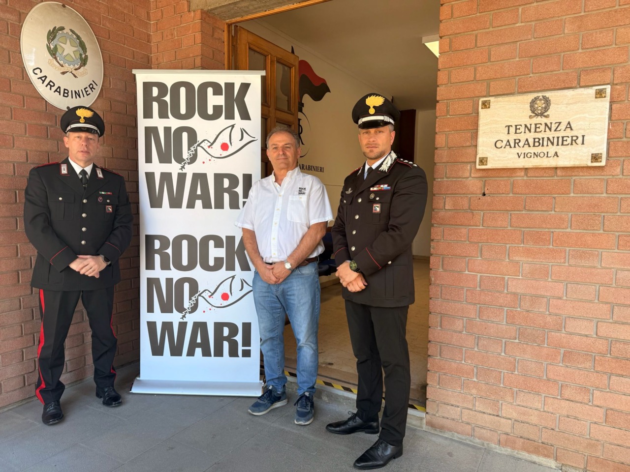 Donata refurtiva non reclamata all’Associazione Rock No War di Roberto Amadessi