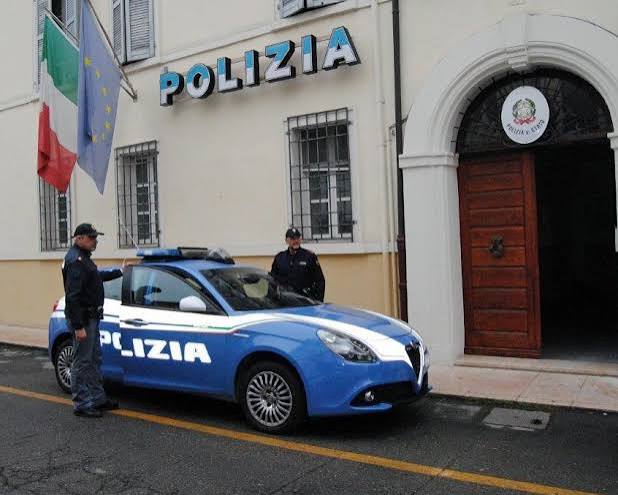 Fermato durante un controllo notturno viene trovato con una mazza lunga 60 centimetri