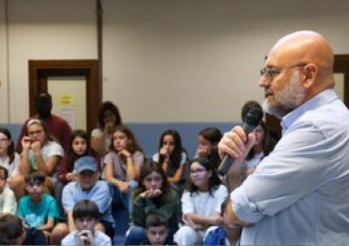 Mezzetti agli studenti: “Non smettete mai di farvi delle domande”