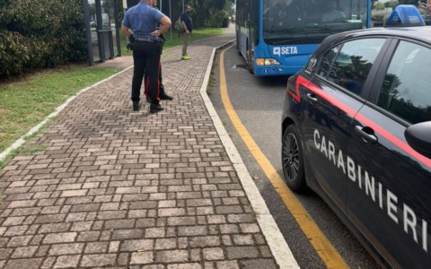 Carabinieri alle fermate dei bus contro situazioni di disagio giovanile