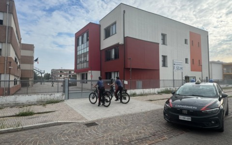 Carabinieri in bici all’entrata e all’uscita degli studenti dagli Istituti del Polo Leonardo