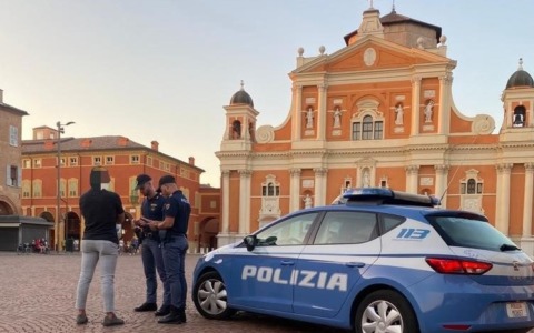 Controlli straordinari della Polizia di Stato contro lo spaccio e la presenza di irregolari