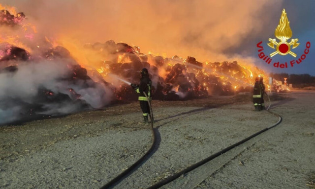 A fuoco uno stabilimento di biomasse