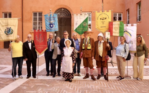 La Famiglia Pavironica ha trovato casa in via Emilia centro