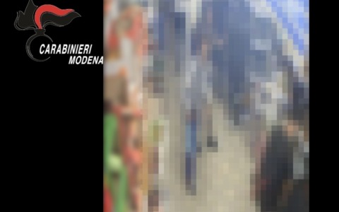 Individuati dieci componenti del gruppo di studenti che hanno invaso il supermercato di via Rainusso