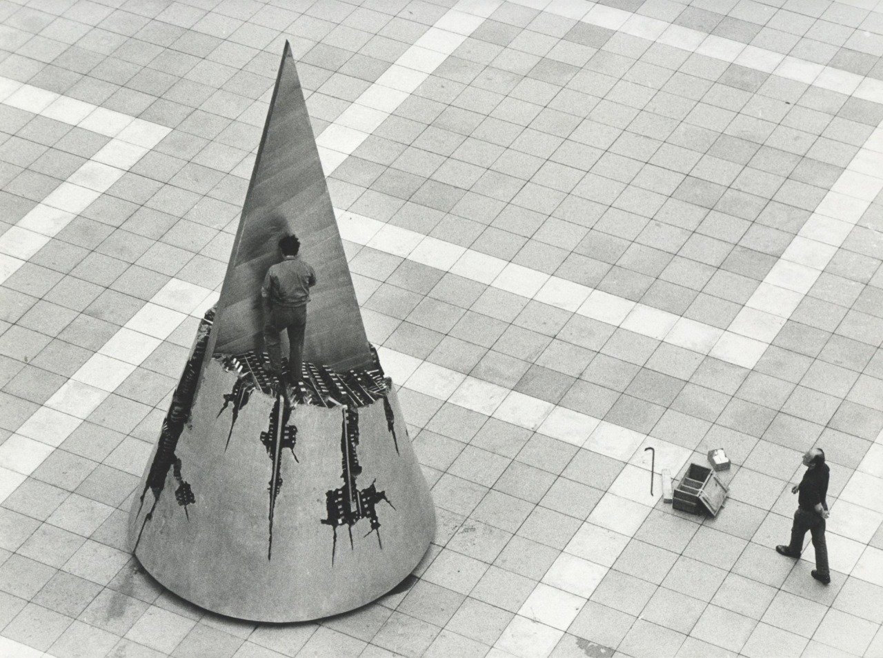 Arnaldo Pomodoro in cento scatti originali